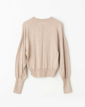 Load image into Gallery viewer, Volume sleeve knit top
